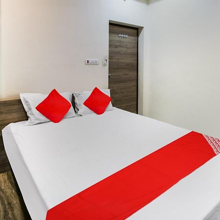 Oyo Flagship Pawan Park Hotel Велор Екстериор снимка