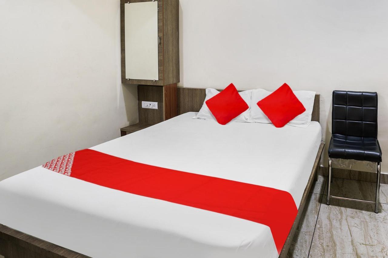 Oyo Flagship Pawan Park Hotel Велор Екстериор снимка