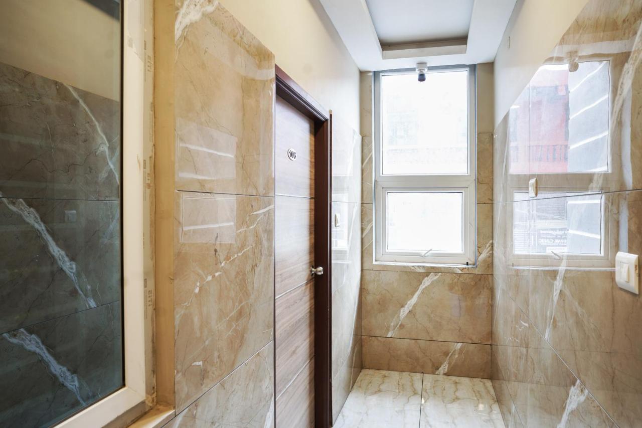 Oyo Flagship Pawan Park Hotel Велор Екстериор снимка