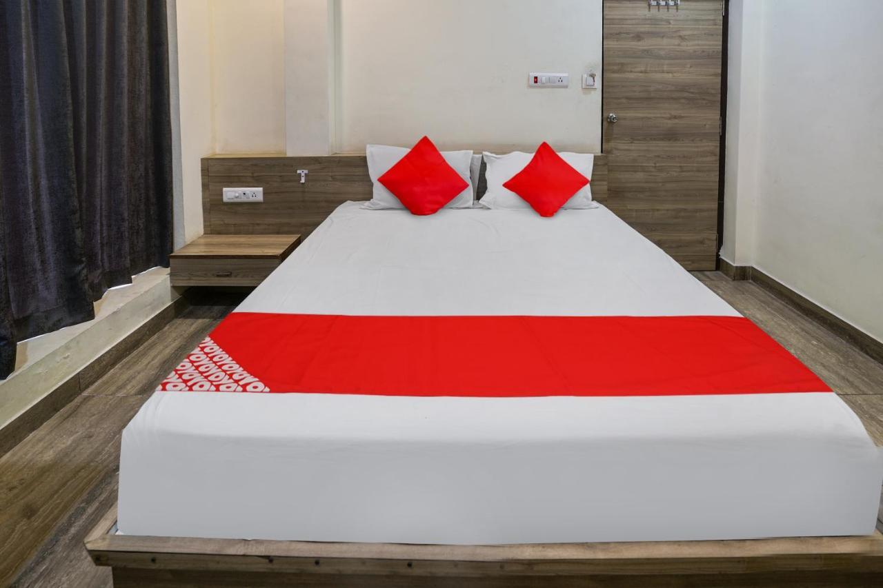 Oyo Flagship Pawan Park Hotel Велор Екстериор снимка